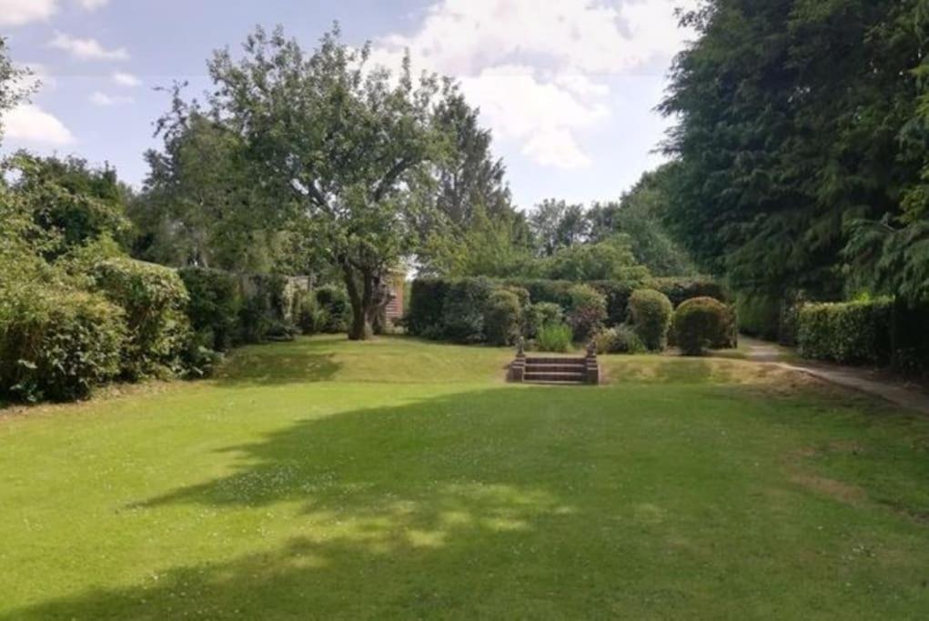 Sycamore Lodge Kent With Ev Zappi Type 2, Swimming Pool For A Fee Sellindge Exterior foto